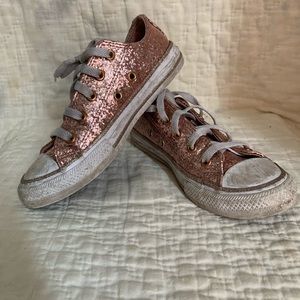 Little girls pink sparkly converse shoes. Size 13